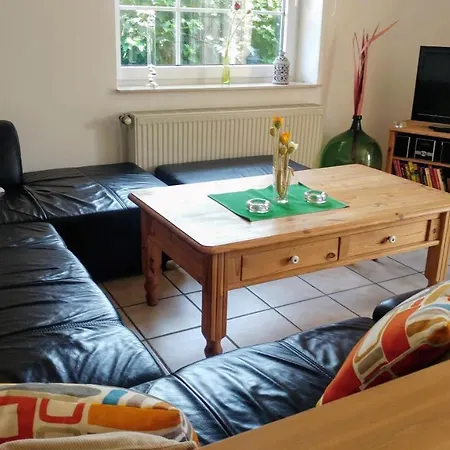 Zwischen Fjord Und Semesterbostad